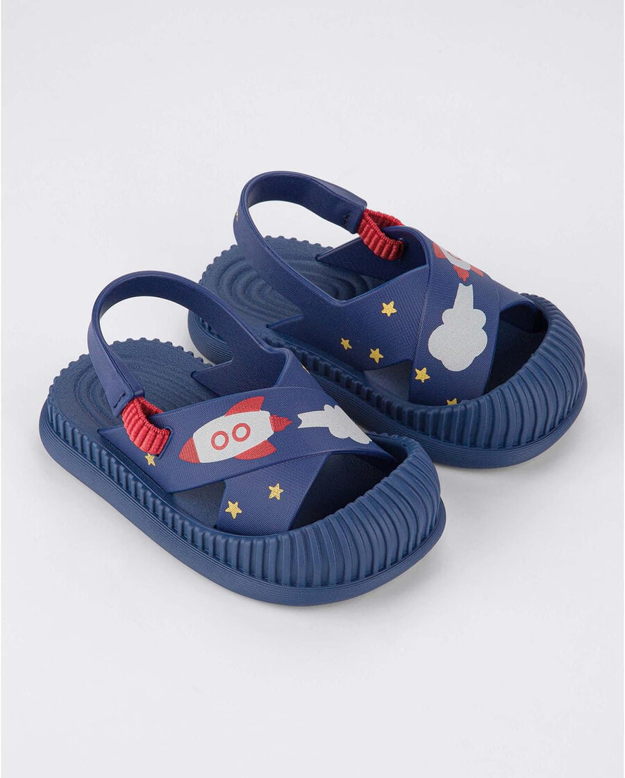 sandali ipanema cute baby - sandali morbidi e leggeri per bambini con puntale protettivo cinturino elastico posteriore stampe carine unisex facili da indossare e togliere facili da pulire pvc resistente allacqua blurosso taglia 7 abbigliamento scarpe e gioielli