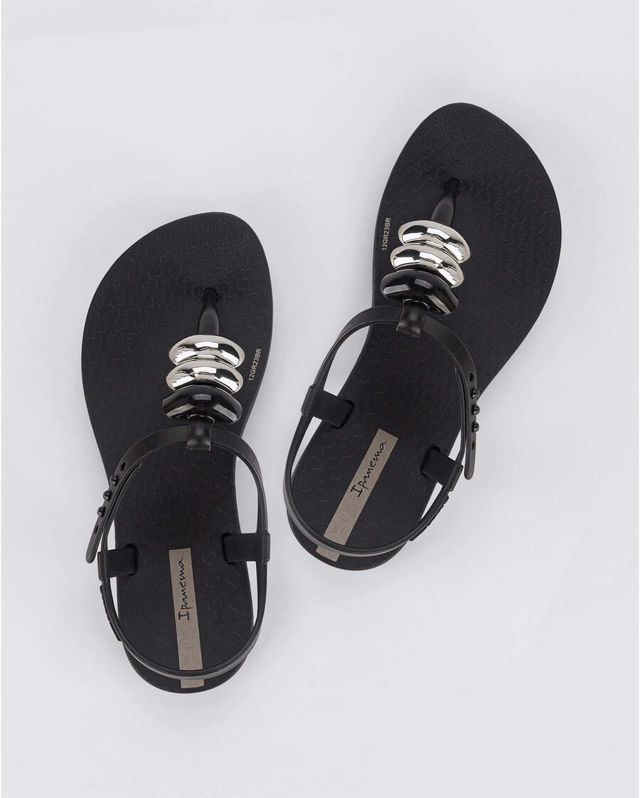 sandali per bambini ipanema class spheres - sandali comodi flessibili alla moda con punta aperta e cinturino a t per bambine con cinturino regolabile alla caviglia e decorazioni metalliche sandali infradito per bambini nerogrigio taglia 131 abbigliamento scarpe e gioielli